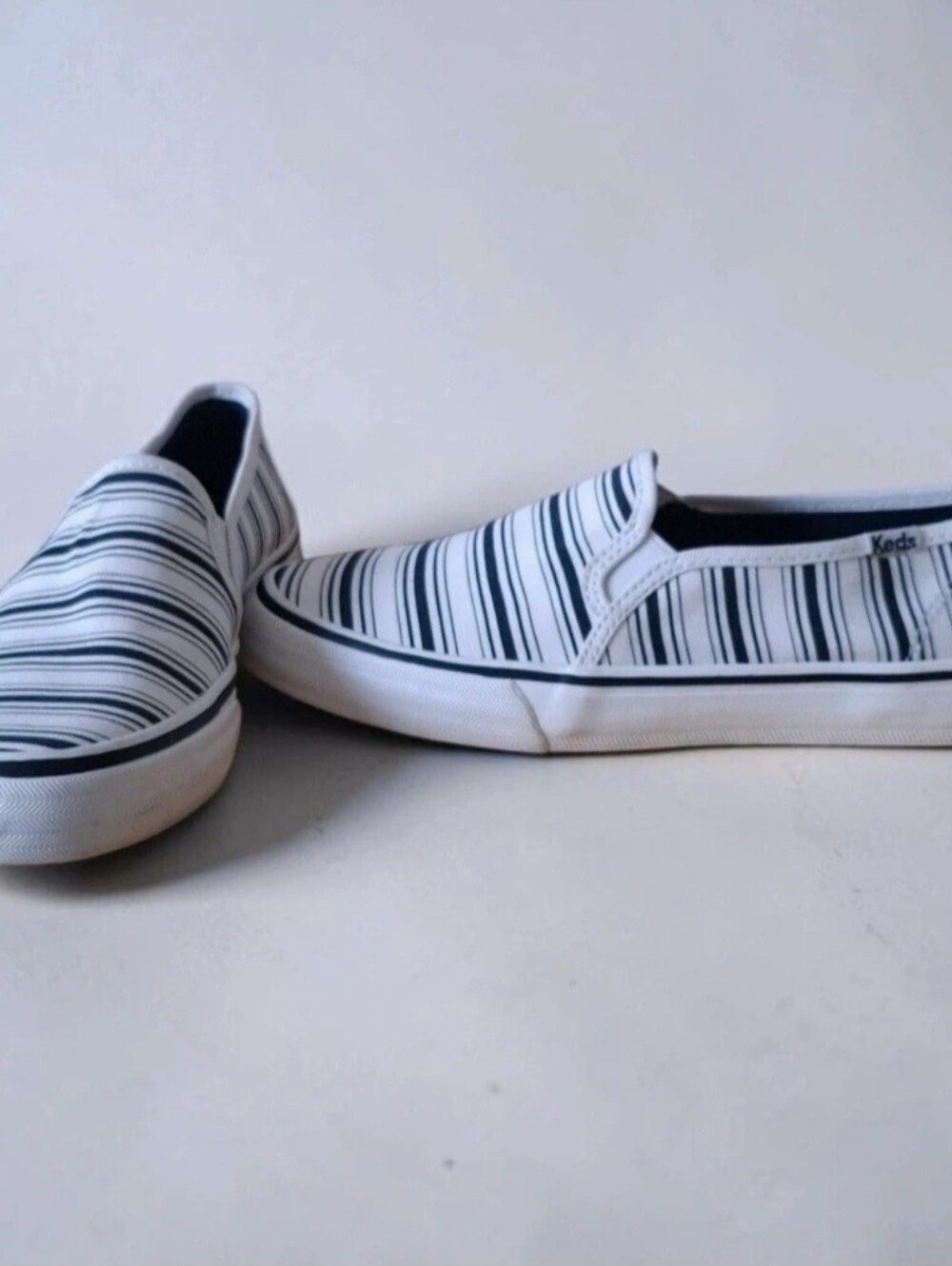 Keds White/Black Striped Low Top Slip-On Canvas Sneakers W Size 6